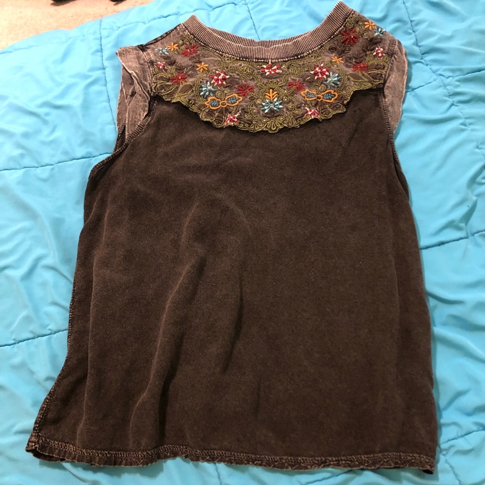 Gray floral embroidered tank top xs